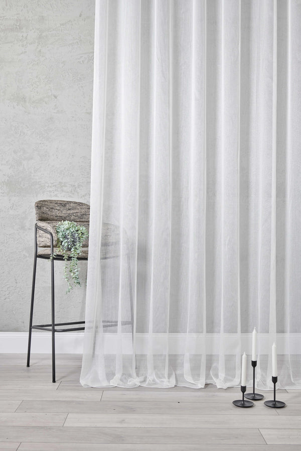 Suva Tulle-Drapery That Embodies the Essence of Royalty & Prestige