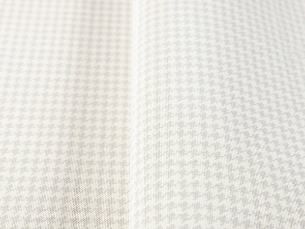 White Classic Houndstooth Wallpaper, Textured Non-Adhesive Wallcovering - Walloro High End Wallcoverings & More